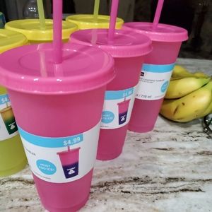 Color changing cups